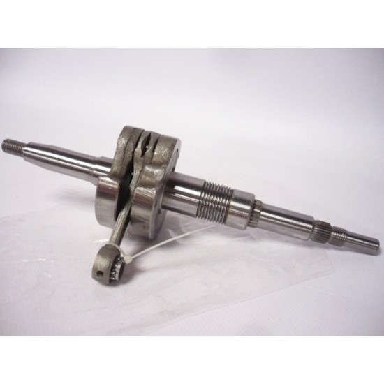 Crankshaft -EU- Suzuki AD 50cc, bolt 10mm