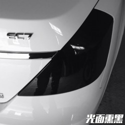 FÓLIE PŘEDNÍCH A BRZDOVÝCH SVĚTLA TMAVĚ ČERNÝ LESK, šířka-400mm, délka-1000mm