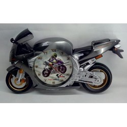 Hodinově šedé sportovní kolo