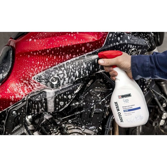 Spray -IPONE- for complete cleaning of motorbikes and scooters 1L